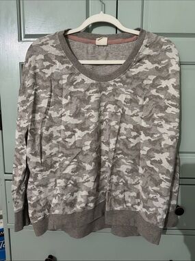 Women’s Camo Crewneck Sweater - Gray/White